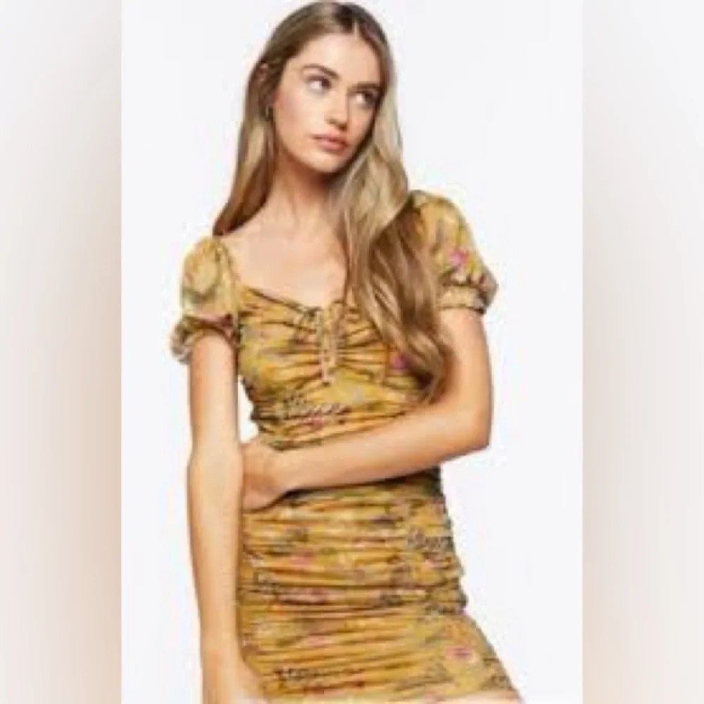 Forever 21 Yellow Butterfly Print Ruched Mini Dress size medium boho fairy - Picture 2 of 7